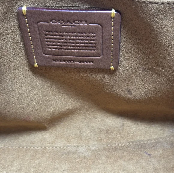 Coach Field Tote 22 Horse And Carriage In Truffle Petunia - Picture 6 of 9